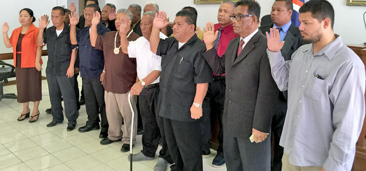 The KBE Council being sworn in for office at the High Court by Chief Justice Carl Ingram. Photo: Jack Niedenthal. KBE council ceremonies