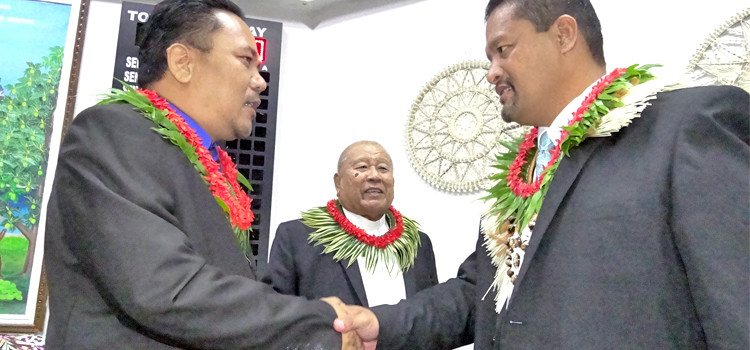 New President Casten Nemra (right) and new Speaker Kenneth Kedi greet each other following the Nitijela election Monday January 4, as Nitijela Chaplain Rev. Enja Enos looks on. Photo: Giff Johnson. Casten wins close Nitijela vote