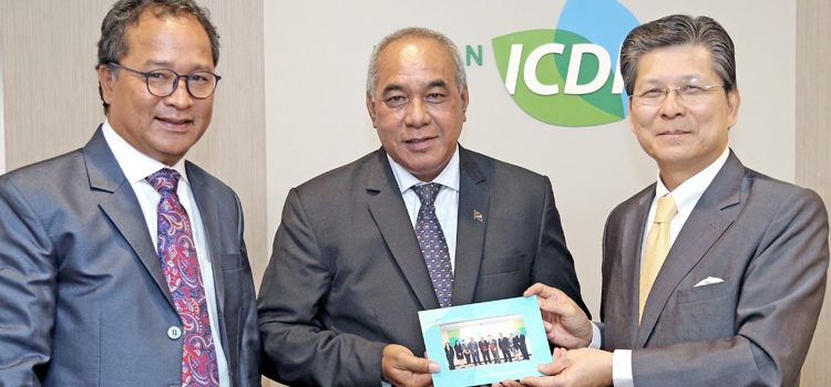 RMI Ministers Alfred Alfred, Jr. and Brenson Wase with TaiwanICDF Secretary General Ambassador Weber VB Shih after the signing ceremony in Taipei. ROC backs energy loan fund