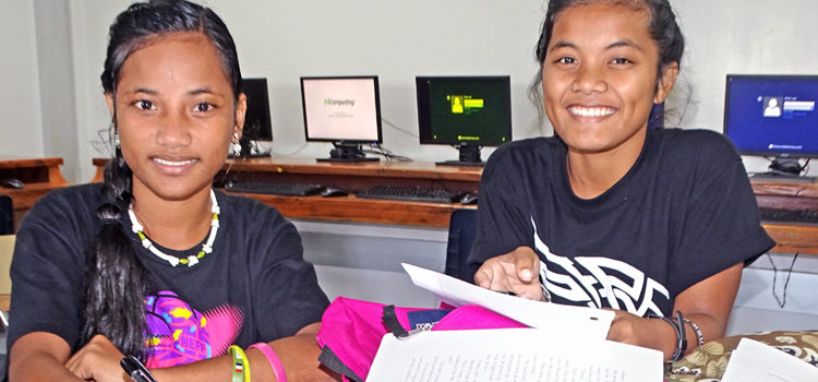 Jaluit High School 2017 graduates and cousins Monica Jetton (left) and Rosemi Ishiguro study hard to get to credit level at CMI. Photo: Isaac Marty. CMI steps up college prep