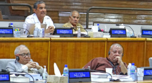 Majuro Senator David Kramer asks who received an envelope and where is the information on the SOV? Photo: Hilary Hosia.
