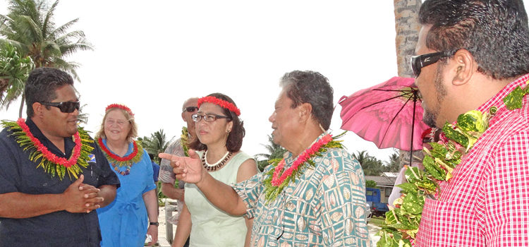 Senator Kessai Note talks about Kili as Interior Assistant Secretary Esther Kia’aina and KBE Mayor Anderson Jibas listen. US Ambassador Karen Stewart is at the back. Photo: Isaac Marty. Bikinians prefer Bikini to resettle