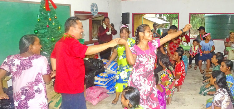 The residents of Rongrong in the school cafeteria. Photo: Hilary Hosia Kedi takes Christmas to Rongrong
