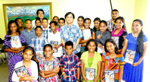 Marshall Islands middle school students joined with Japan Ambassador Hideyuki Mitsuoka prior to departing to Japan last week.