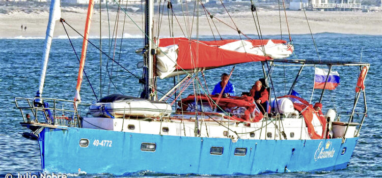 Russian yacht appears, disappears