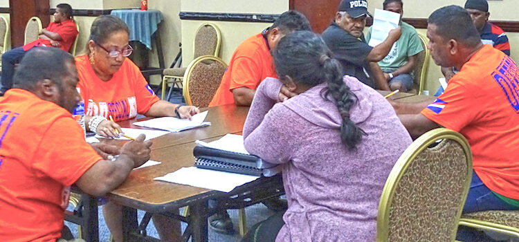 Jiji, Fred lead in early counting