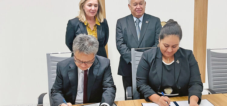 Yun, Kabua agree on Compact money
