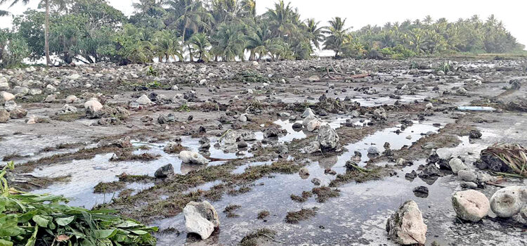 Storm surge forces Roi-Namur evacuation