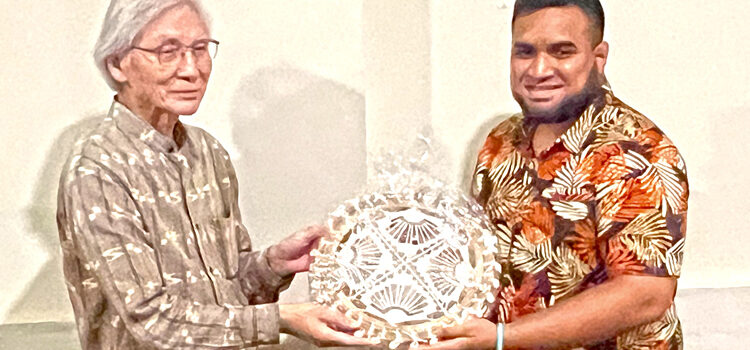 APIC visits, hosts reunion