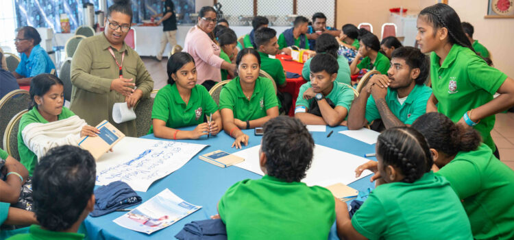 Students talk tuna jobs