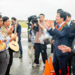 College of the Marshall Islands students provided an airport serenade for President Lai Ching-Te who, along with President Hilda Heine, stopped to enjoy the song. Photo: Chewy Lin.
