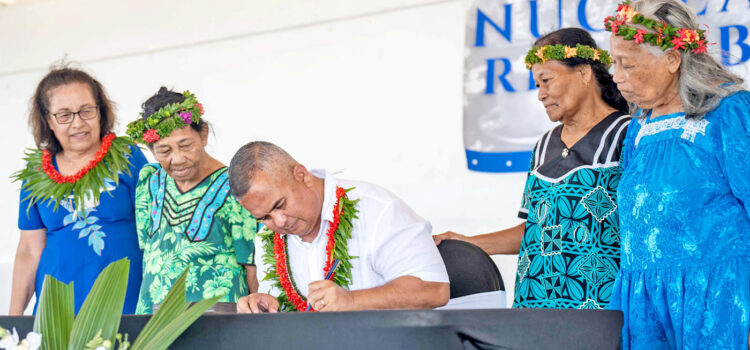 RMI signs Rarotonga Treaty