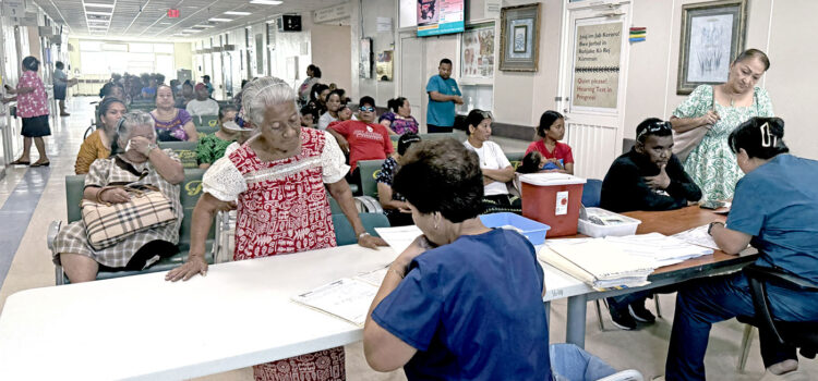 Working to provide eye services to Majuro patients at Majuro hospital June 17. Photo: Karen Earnshaw. Eye docs hit town