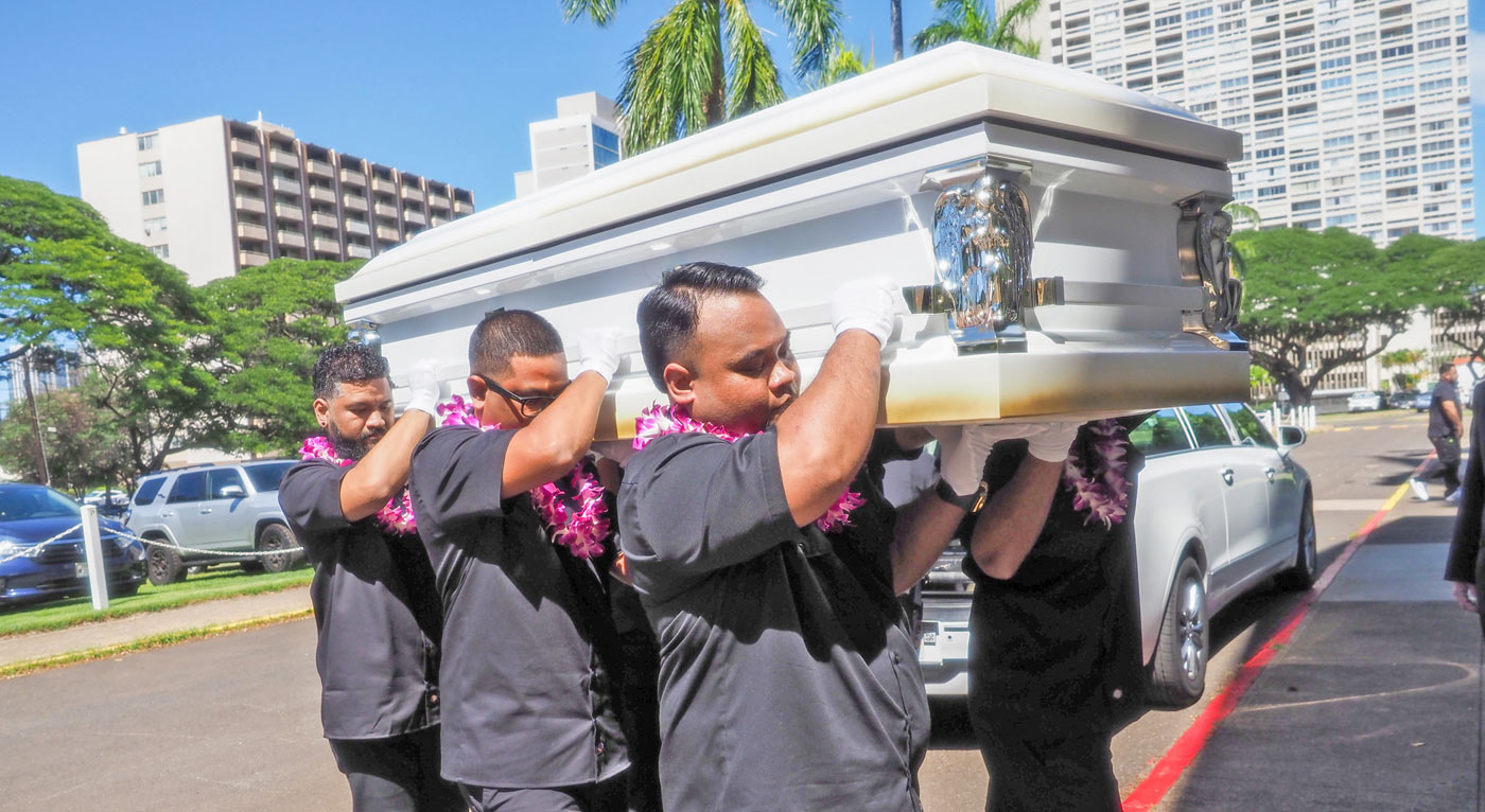 Loeak-funeral-8-29
